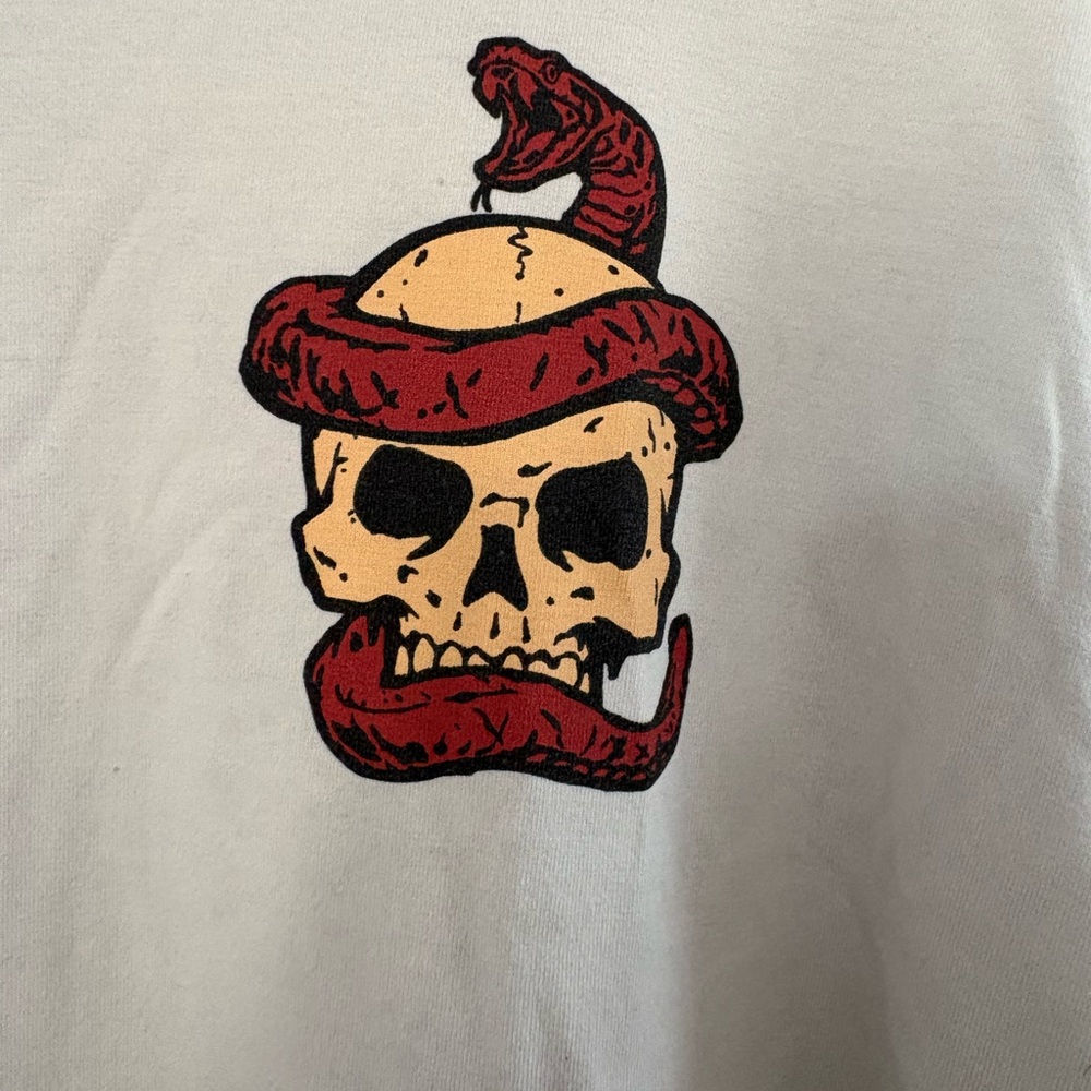 Under Armour Light Gray Skull Graphic T-Shirt - Picture 3 of 5